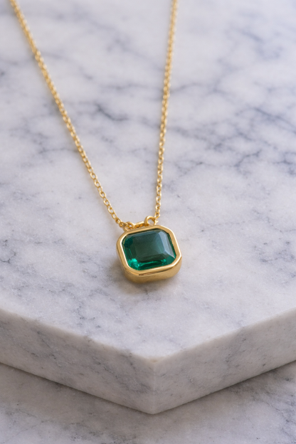 Verde Luxe Emerald Pendant Necklace