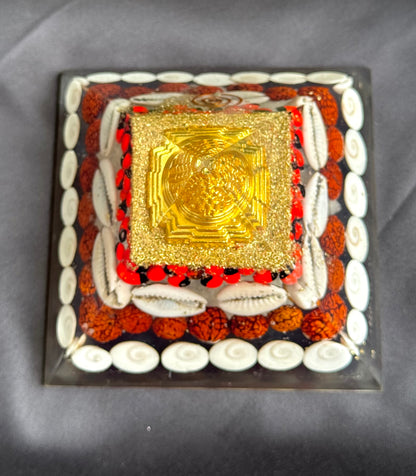 Laxmi Pyramid - Shree Yantra Gomti Chakra