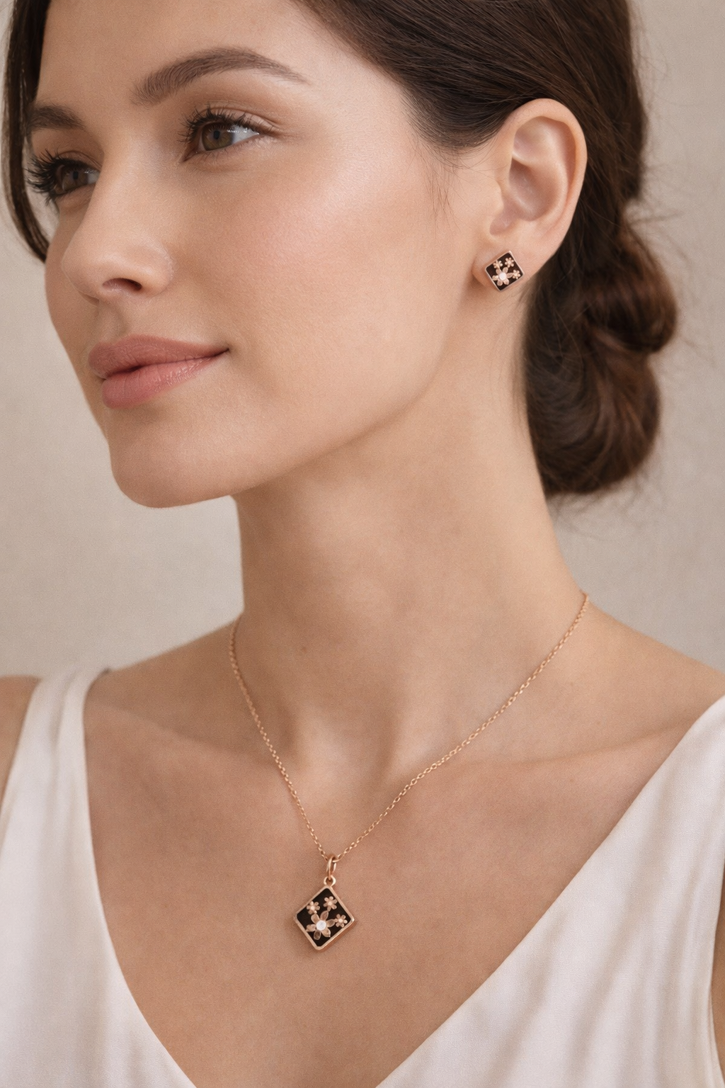 Flora Noir Pendant & Stud Set